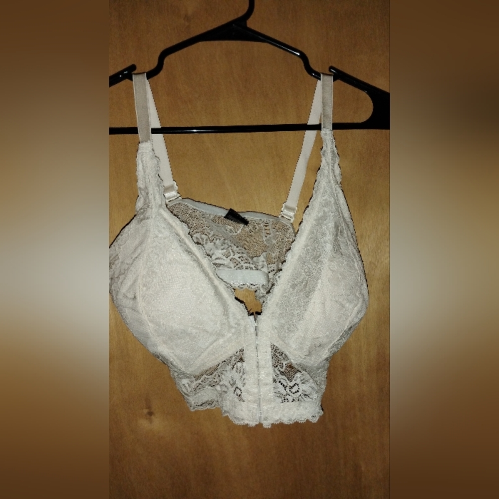 White Lace Bra Front Latch FREE W PURCHASE